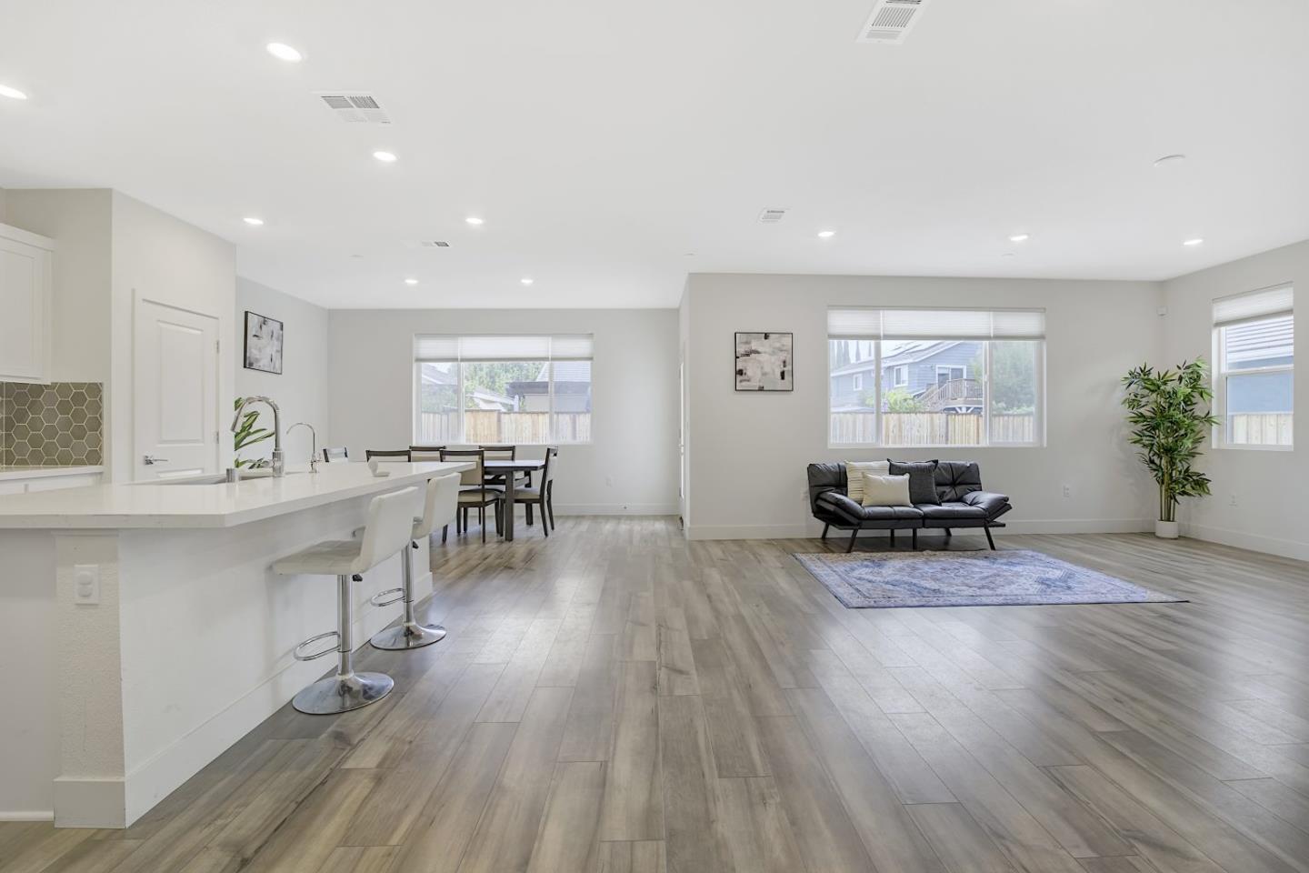 Detail Gallery Image 11 of 42 For 5161 Maniago Way, Antioch,  CA 94531 - 5 Beds | 3 Baths