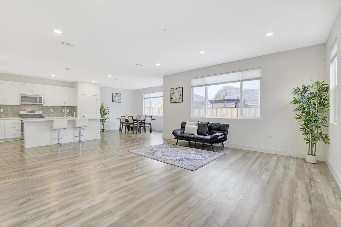 Detail Gallery Image 7 of 42 For 5161 Maniago Way, Antioch,  CA 94531 - 5 Beds | 3 Baths