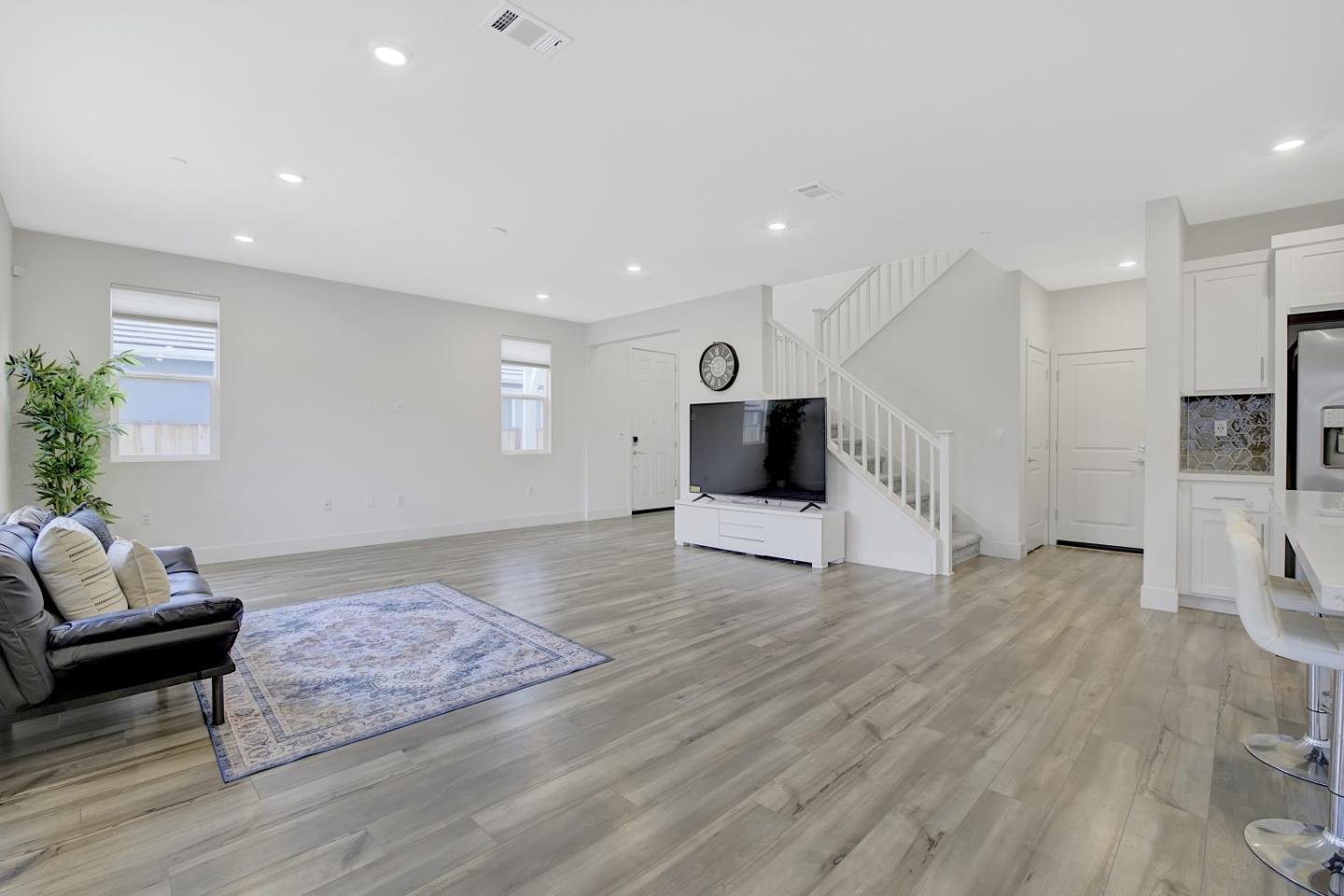 Detail Gallery Image 8 of 42 For 5161 Maniago Way, Antioch,  CA 94531 - 5 Beds | 3 Baths