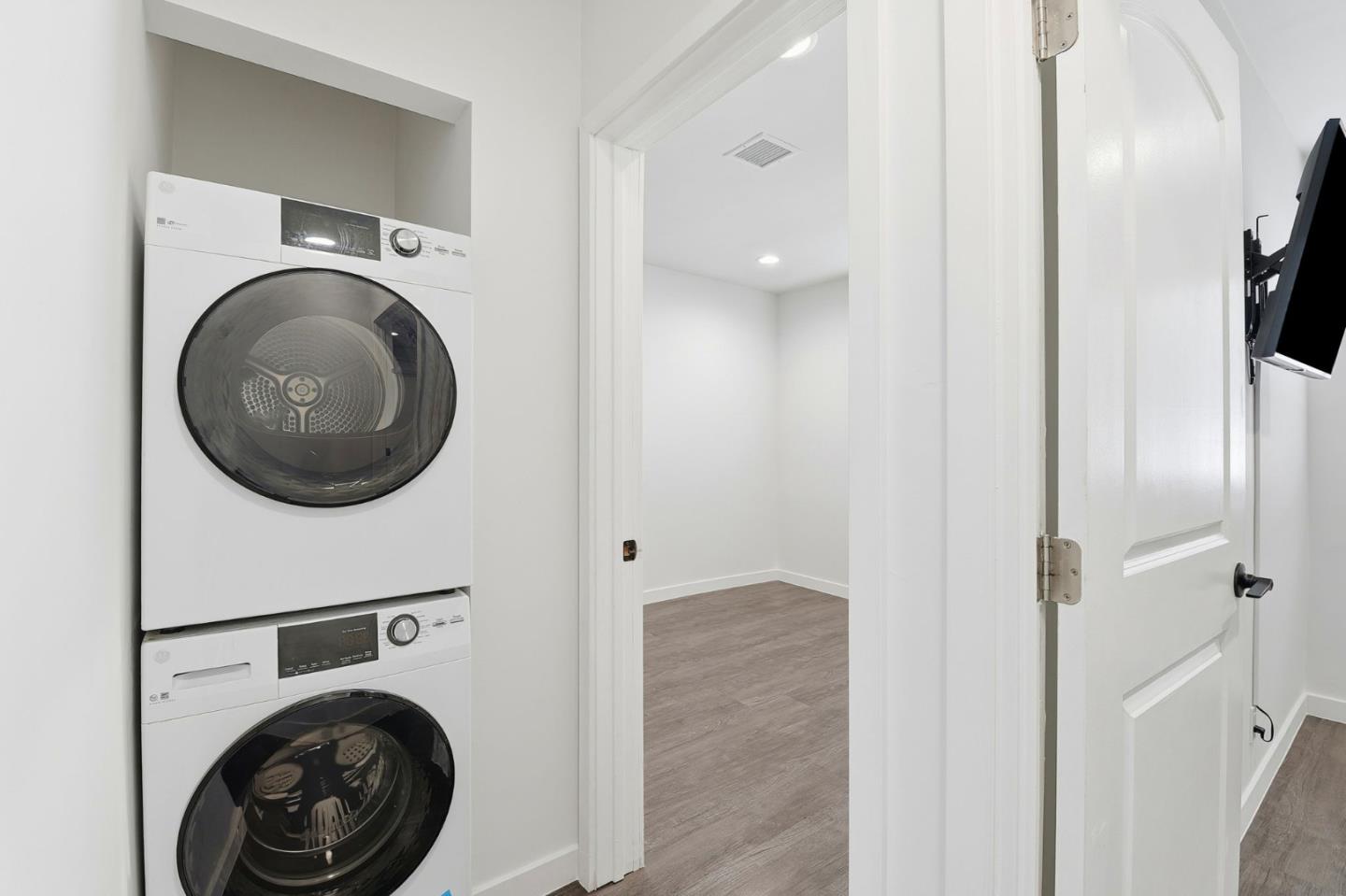 Detail Gallery Image 17 of 19 For 17055 Gault St, Van Nuys,  CA 91406 - 3 Beds | 1 Baths