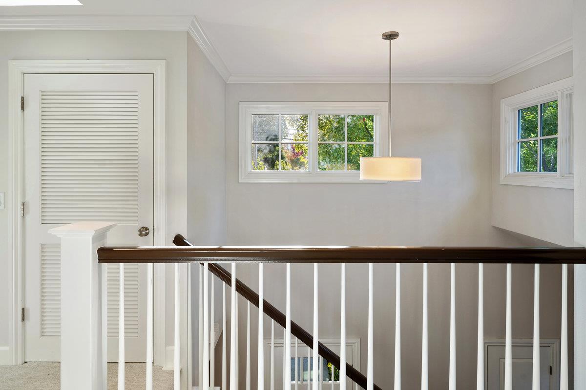 Detail Gallery Image 16 of 28 For 1587 Kentfield Ave, Redwood City,  CA 94061 - 3 Beds | 2/1 Baths