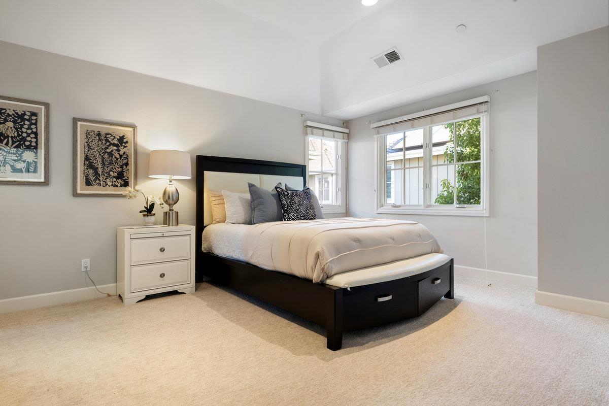 Detail Gallery Image 17 of 28 For 1587 Kentfield Ave, Redwood City,  CA 94061 - 3 Beds | 2/1 Baths