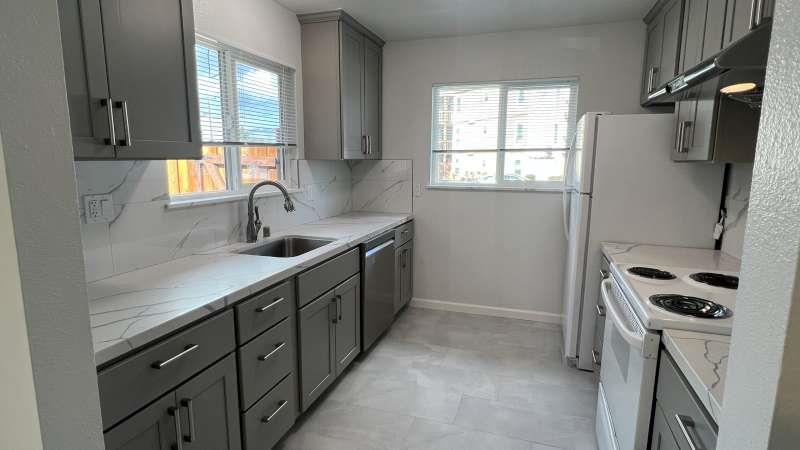 Detail Gallery Image 7 of 29 For 1281 Saratoga Ave #1,  San Jose,  CA 95129 - 3 Beds | 2 Baths