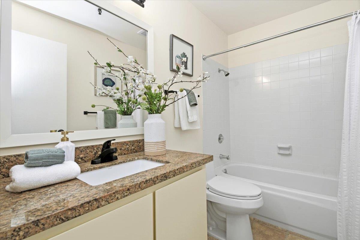 Detail Gallery Image 27 of 36 For 601 Leahy St #201,  Redwood City,  CA 94061 - 3 Beds | 2 Baths