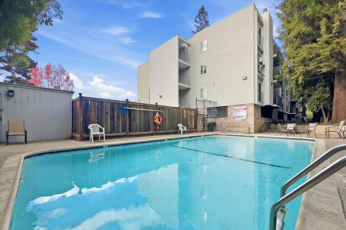 Detail Gallery Image 28 of 36 For 601 Leahy St #201,  Redwood City,  CA 94061 - 3 Beds | 2 Baths