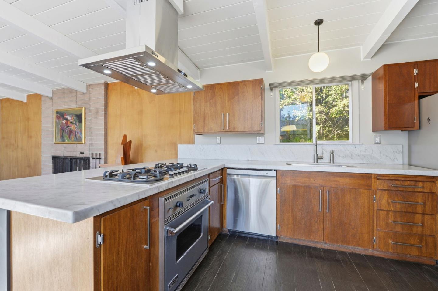 Detail Gallery Image 16 of 38 For 411 Glenwood Ave, Woodside,  CA 94062 - 3 Beds | 2 Baths