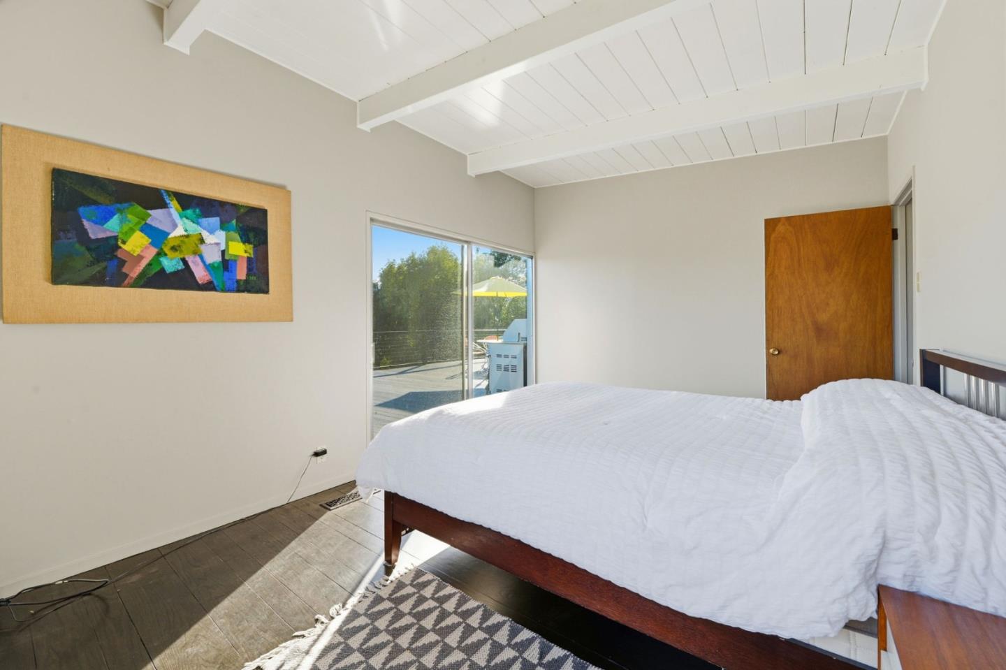 Detail Gallery Image 24 of 38 For 411 Glenwood Ave, Woodside,  CA 94062 - 3 Beds | 2 Baths