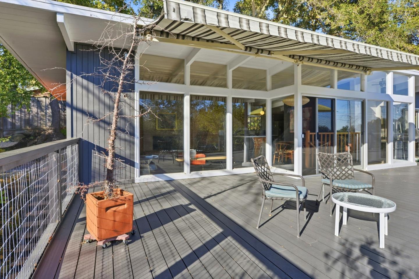 Detail Gallery Image 28 of 38 For 411 Glenwood Ave, Woodside,  CA 94062 - 3 Beds | 2 Baths