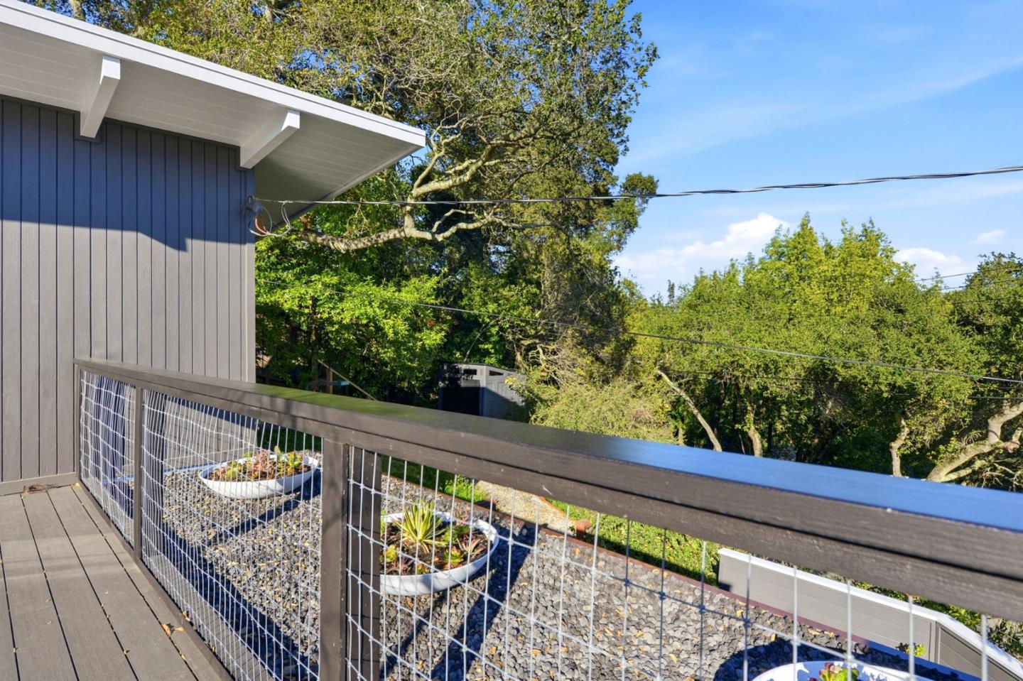 Detail Gallery Image 32 of 38 For 411 Glenwood Ave, Woodside,  CA 94062 - 3 Beds | 2 Baths