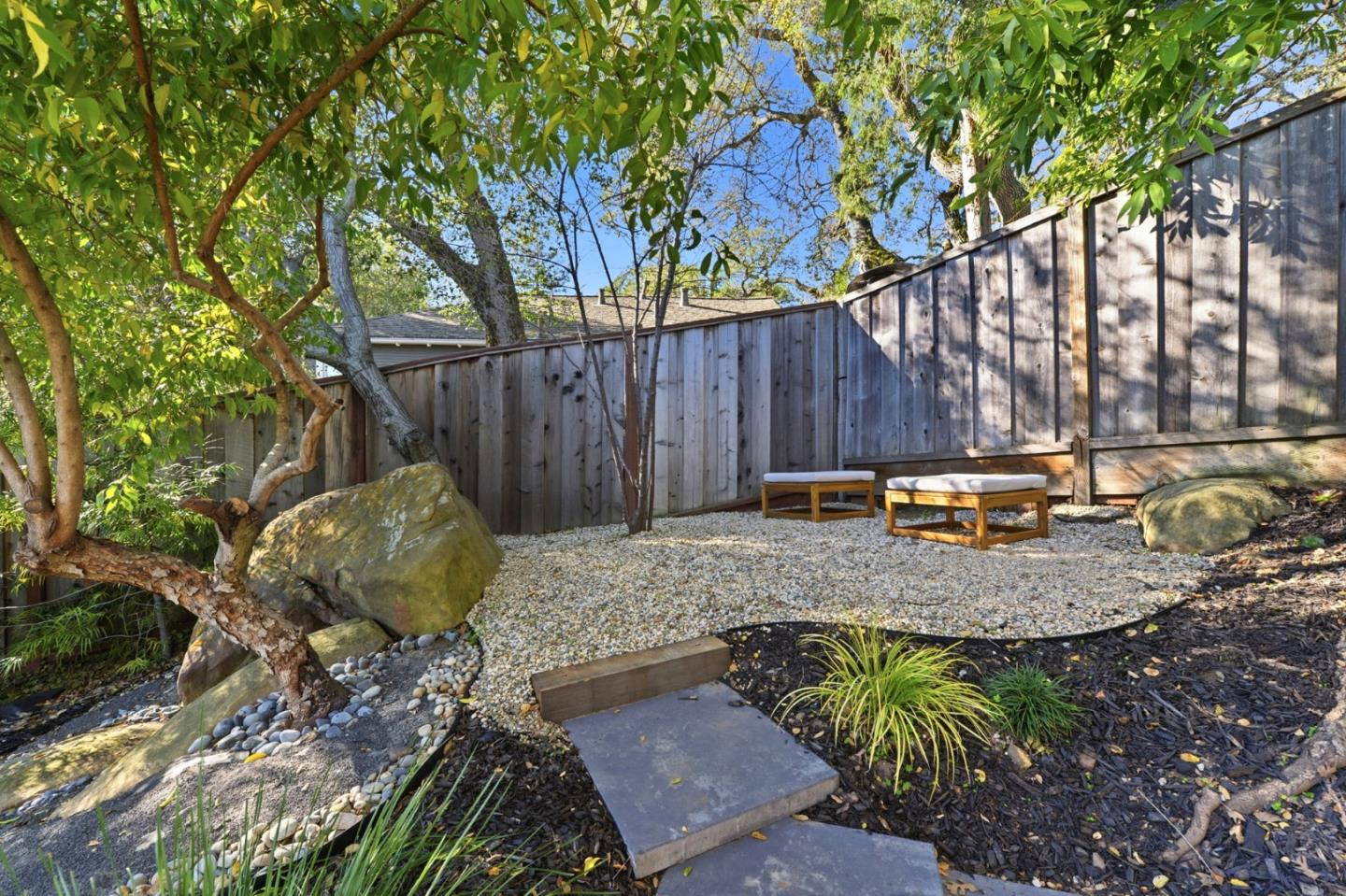 Detail Gallery Image 36 of 38 For 411 Glenwood Ave, Woodside,  CA 94062 - 3 Beds | 2 Baths