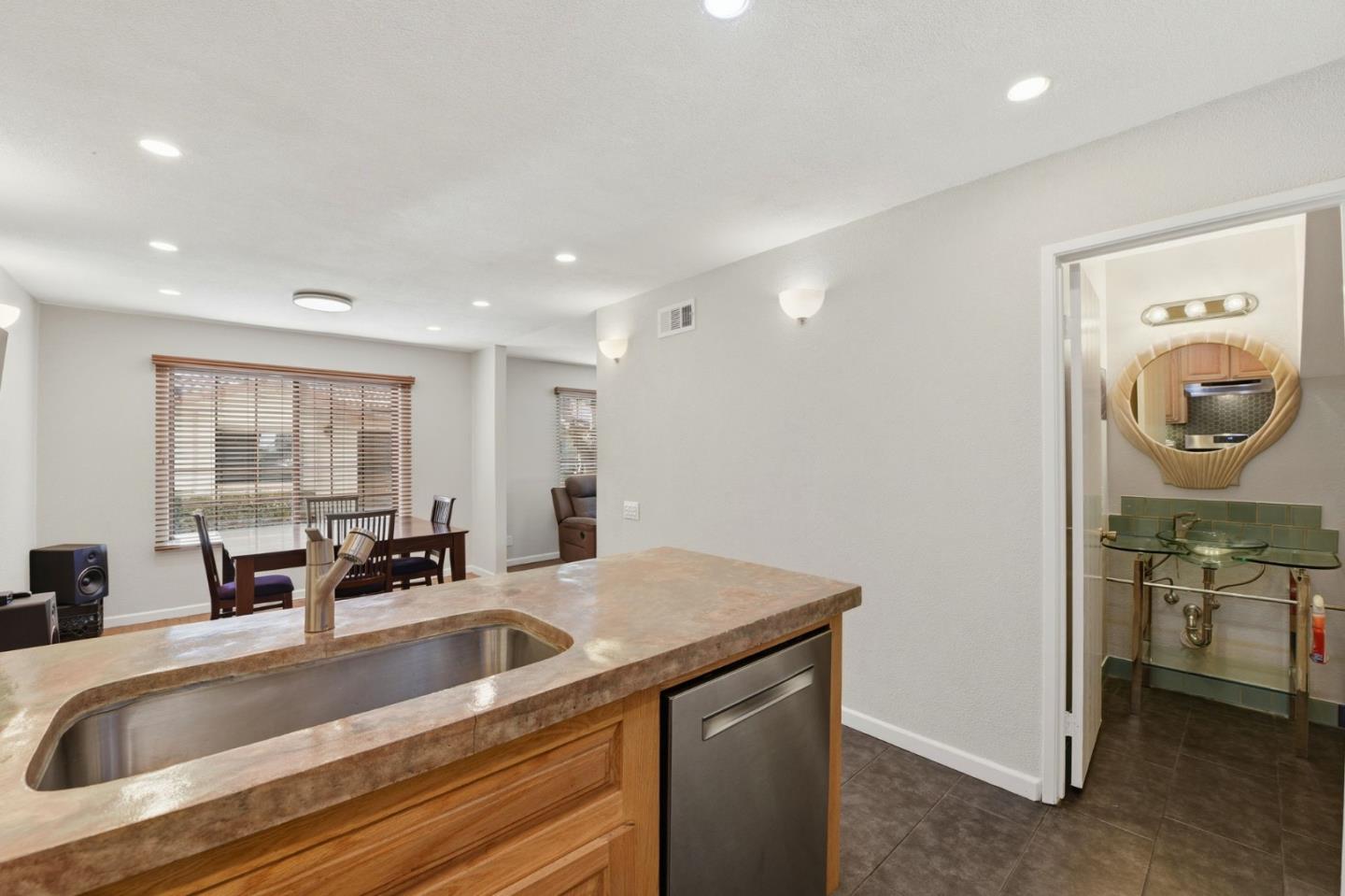 Detail Gallery Image 11 of 48 For 5453 Colony Green Dr, San Jose,  CA 95123 - 2 Beds | 2/1 Baths