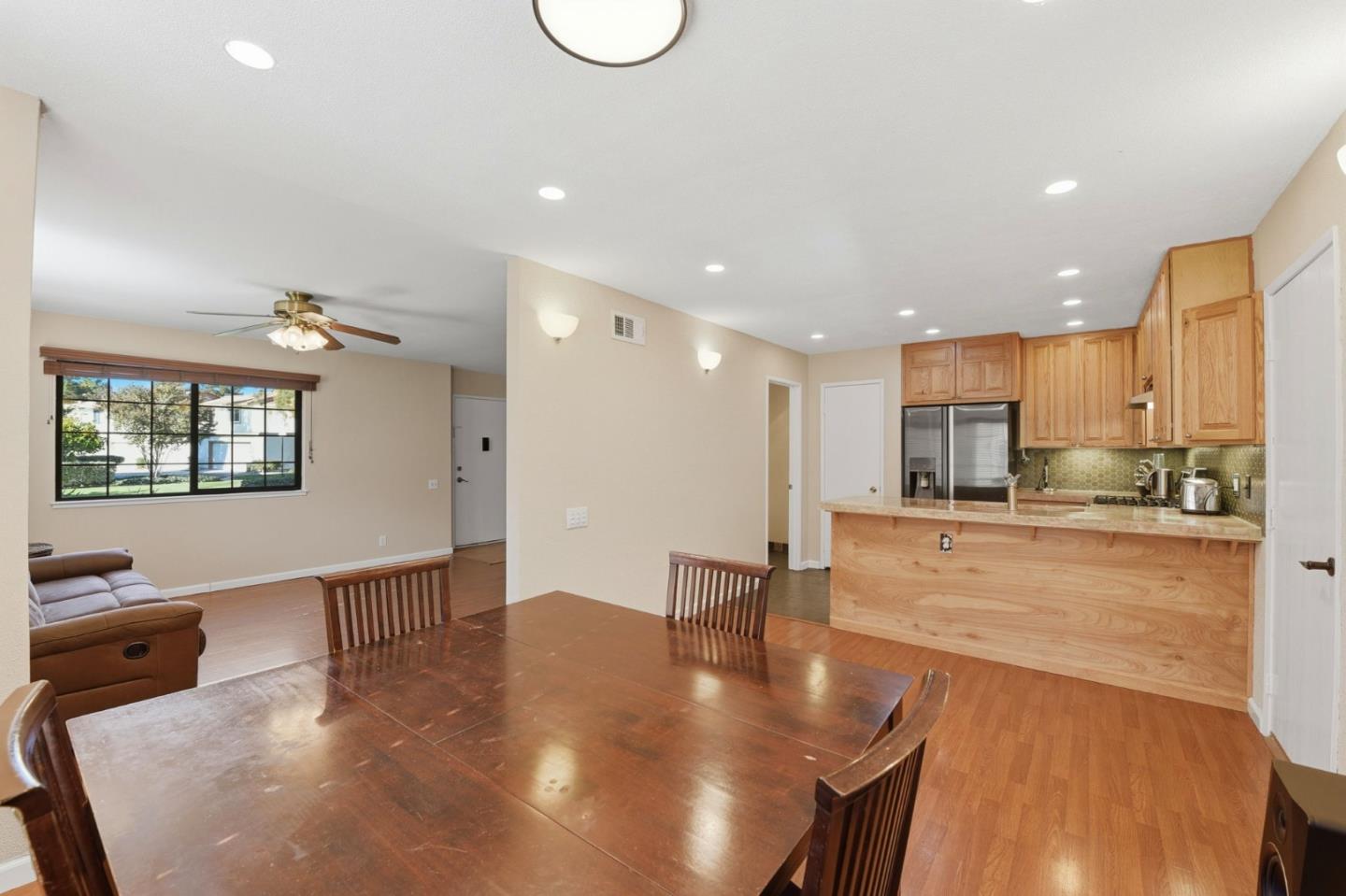 Detail Gallery Image 14 of 48 For 5453 Colony Green Dr, San Jose,  CA 95123 - 2 Beds | 2/1 Baths