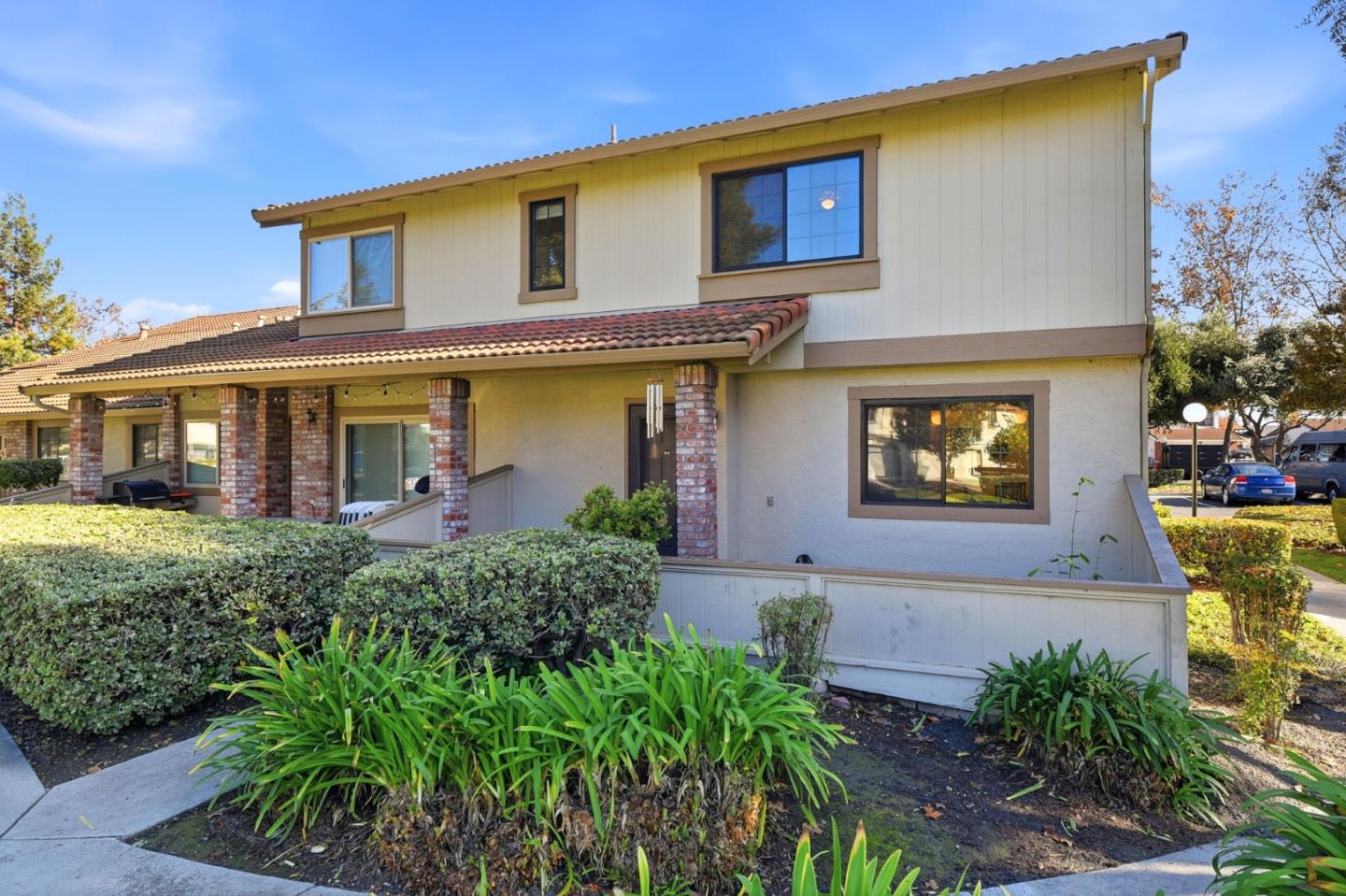 Detail Gallery Image 2 of 48 For 5453 Colony Green Dr, San Jose,  CA 95123 - 2 Beds | 2/1 Baths