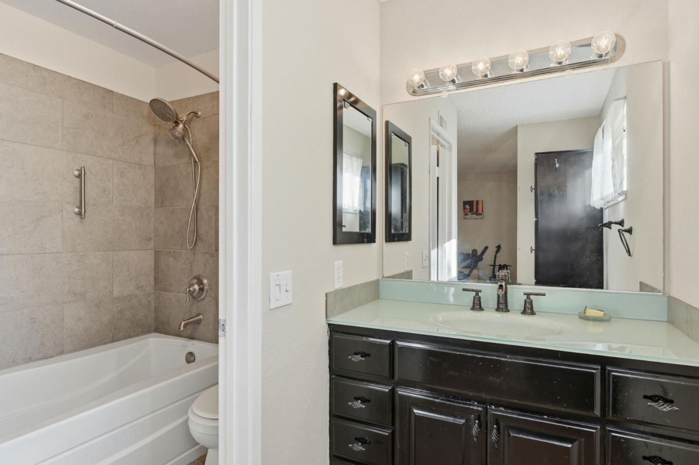Detail Gallery Image 23 of 48 For 5453 Colony Green Dr, San Jose,  CA 95123 - 2 Beds | 2/1 Baths