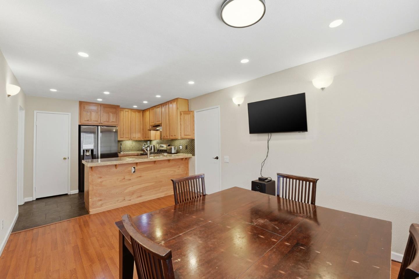 Detail Gallery Image 7 of 48 For 5453 Colony Green Dr, San Jose,  CA 95123 - 2 Beds | 2/1 Baths