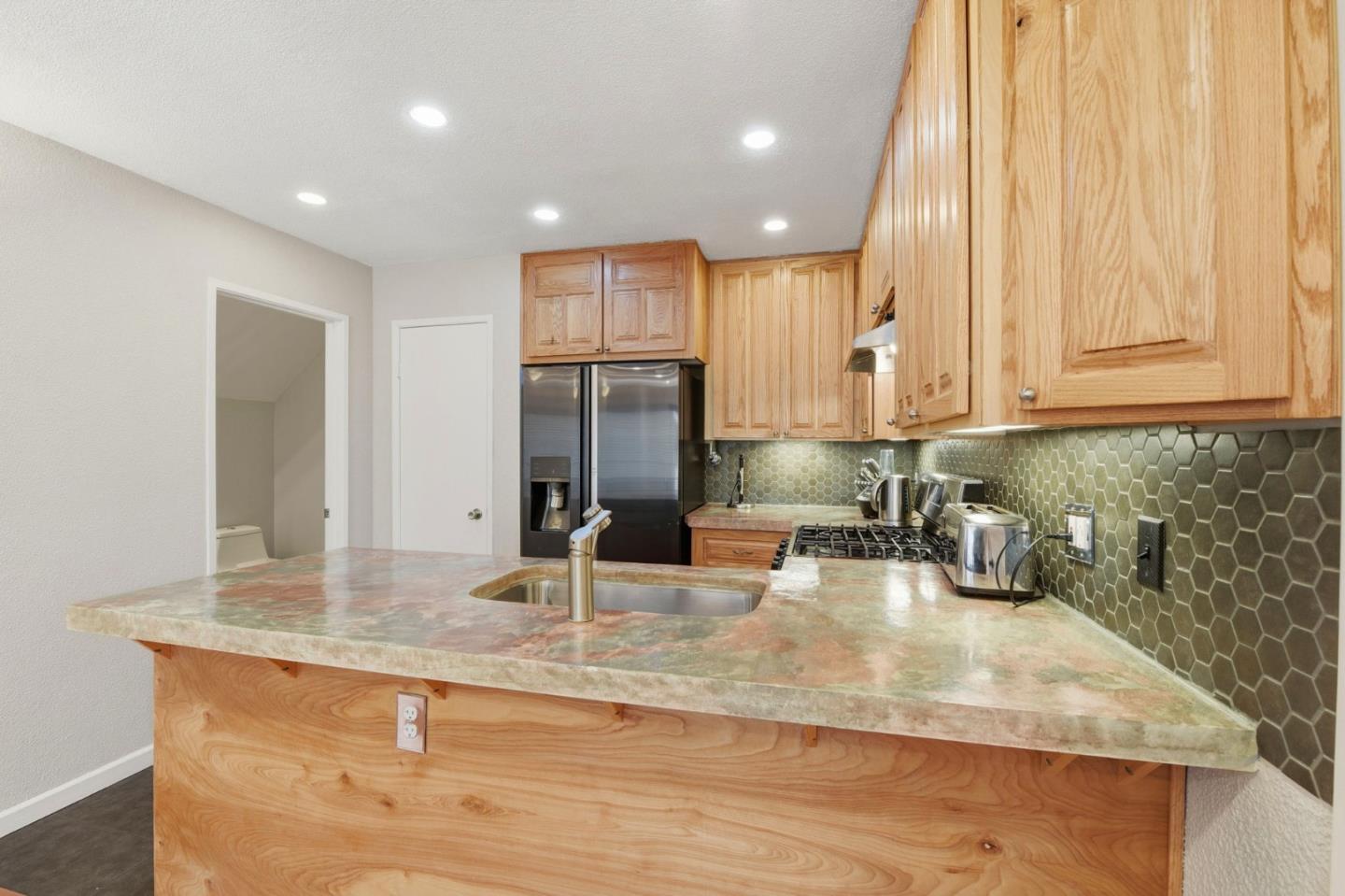 Detail Gallery Image 9 of 48 For 5453 Colony Green Dr, San Jose,  CA 95123 - 2 Beds | 2/1 Baths