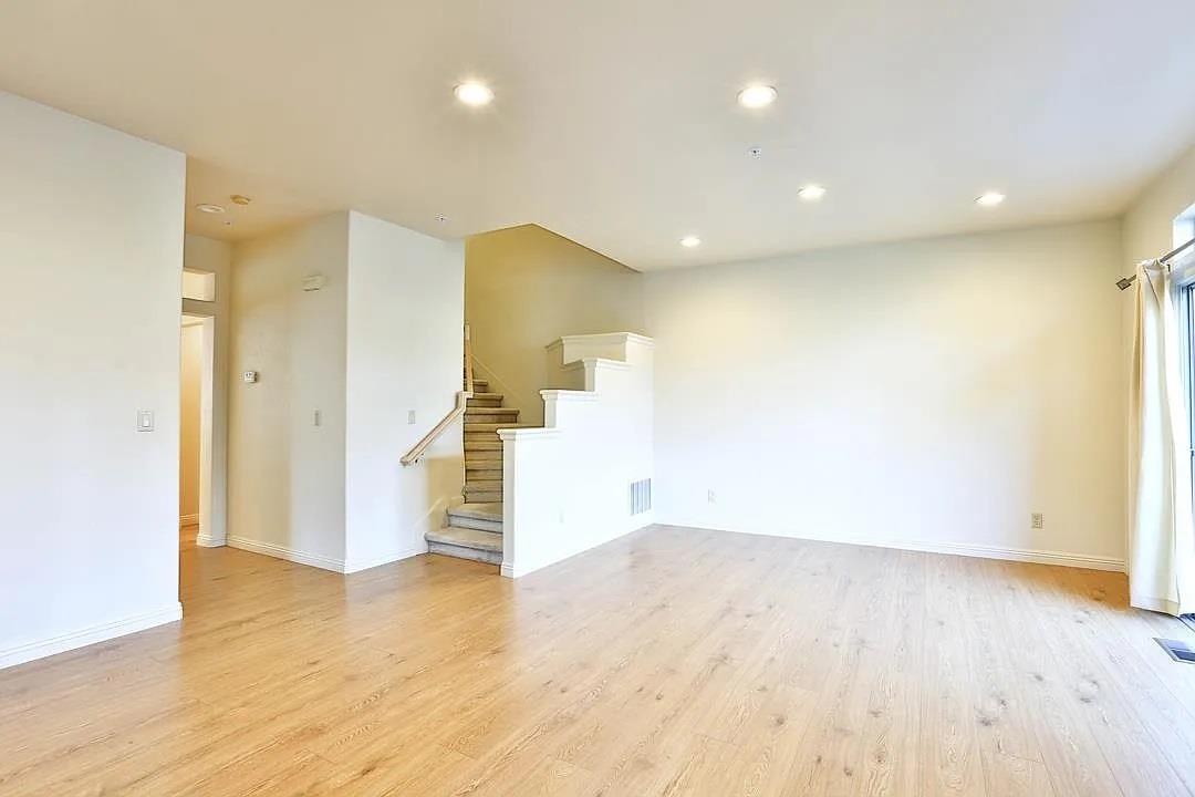 Detail Gallery Image 6 of 44 For 510 Porpoise Bay Ter a,  Sunnyvale,  CA 94089 - 3 Beds | 2/1 Baths