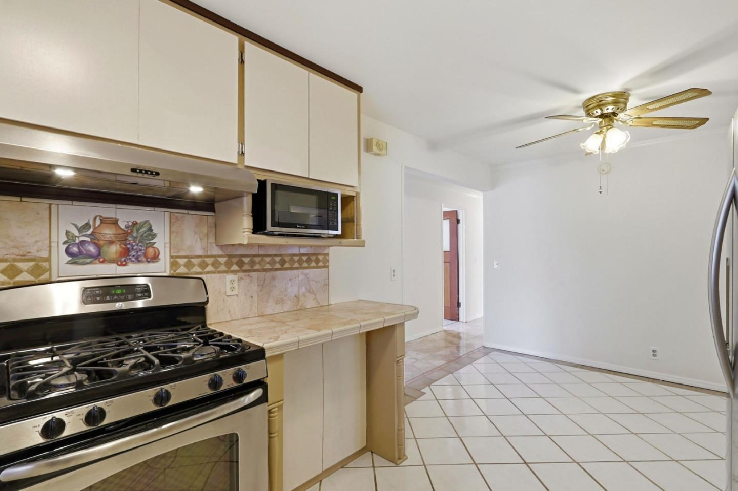 Detail Gallery Image 11 of 34 For 1729 Adrian Way, San Jose,  CA 95122 - 4 Beds | 3 Baths