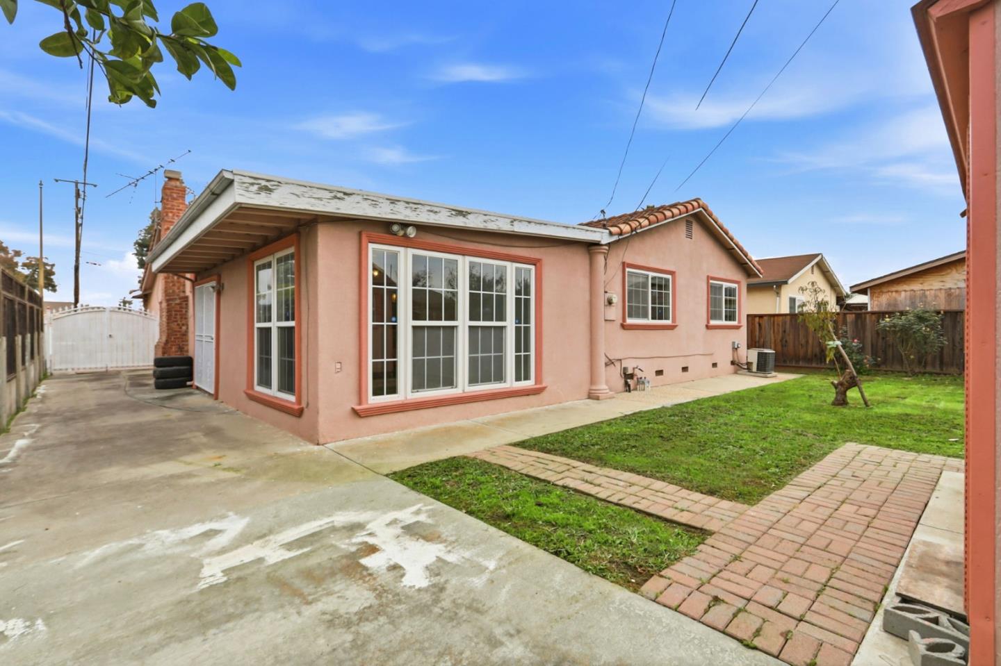 Detail Gallery Image 32 of 34 For 1729 Adrian Way, San Jose,  CA 95122 - 4 Beds | 3 Baths