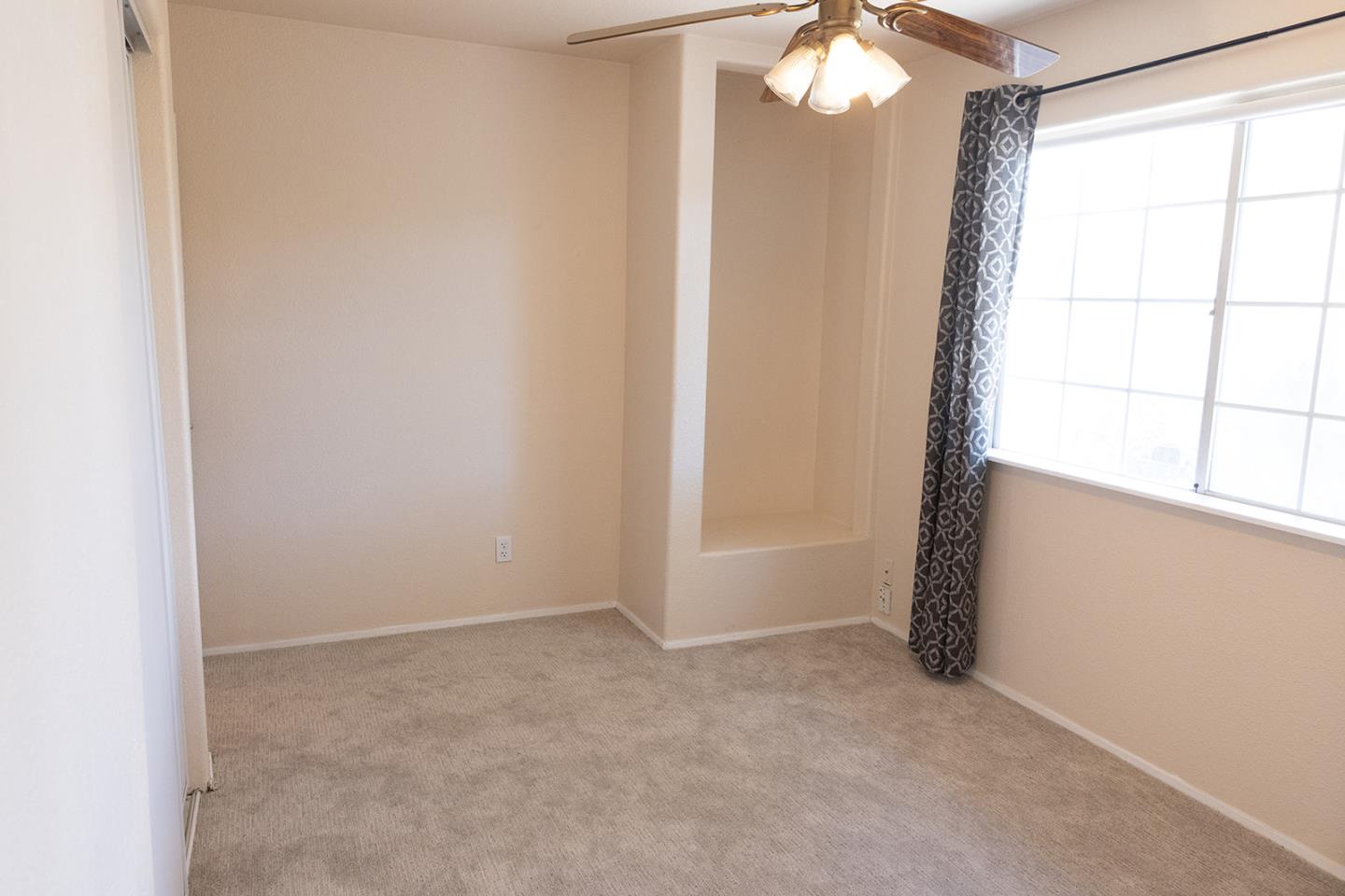 Detail Gallery Image 12 of 37 For 632 Serenade Ct, San Jose,  CA 95111 - 6 Beds | 3 Baths