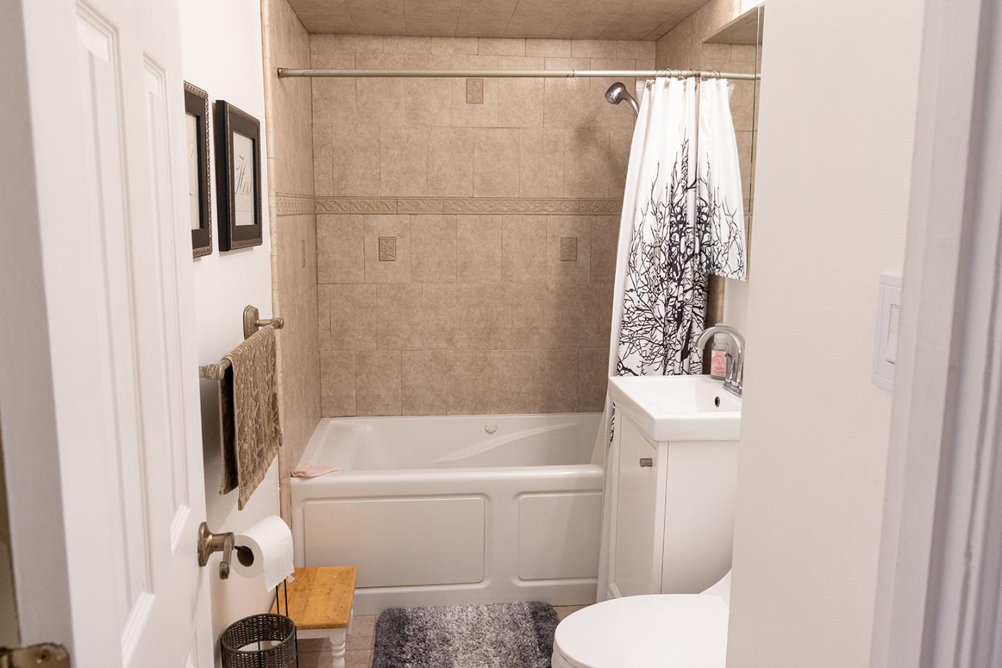 Detail Gallery Image 22 of 37 For 632 Serenade Ct, San Jose,  CA 95111 - 6 Beds | 3 Baths