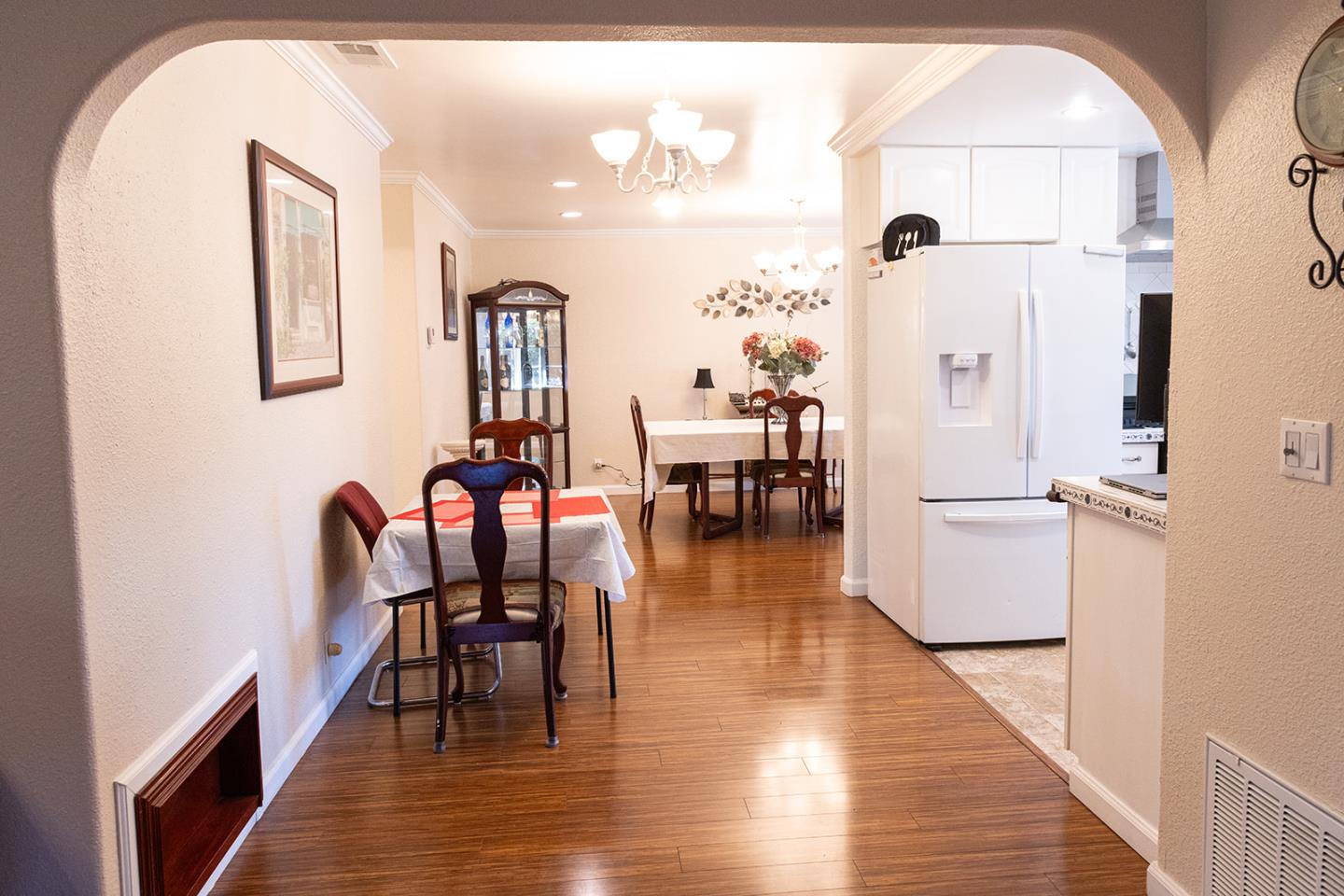 Detail Gallery Image 5 of 37 For 632 Serenade Ct, San Jose,  CA 95111 - 6 Beds | 3 Baths