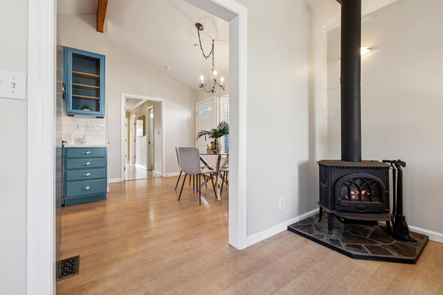 Detail Gallery Image 12 of 40 For 84 San Jose Ave, Pacifica,  CA 94044 - 2 Beds | 2 Baths