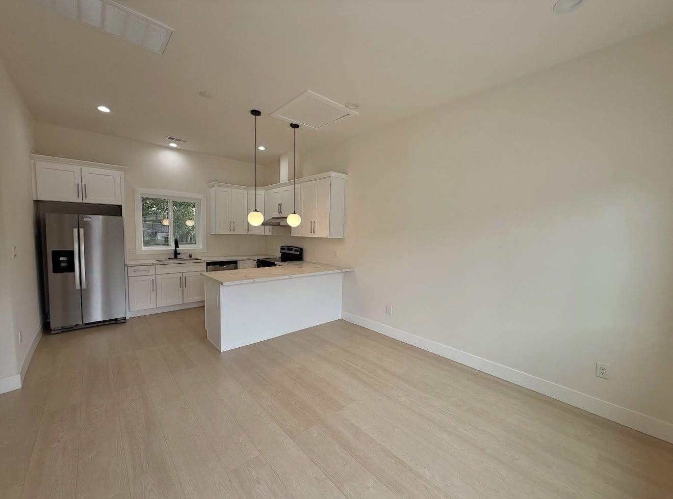 Detail Gallery Image 3 of 8 For 410 Josefa St #2,  San Jose,  CA 95126 - 2 Beds | 1 Baths