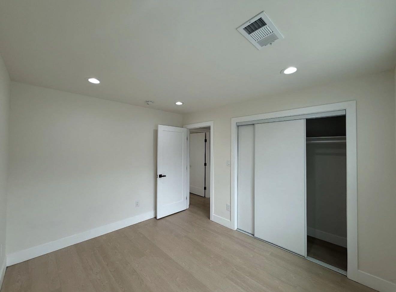 Detail Gallery Image 4 of 8 For 410 Josefa St #2,  San Jose,  CA 95126 - 2 Beds | 1 Baths
