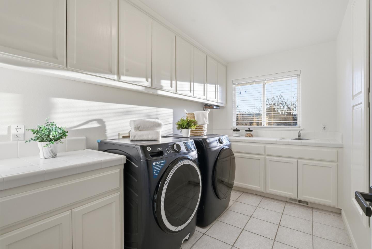 Detail Gallery Image 48 of 74 For 380 W Middle Ave, Morgan Hill,  CA 95037 - 4 Beds | 2/1 Baths