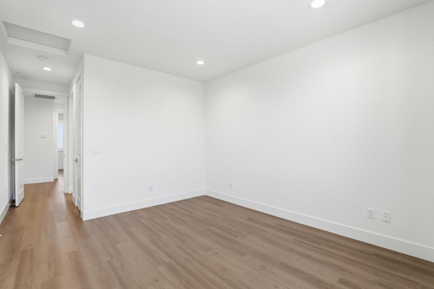 Detail Gallery Image 11 of 31 For 18086 Monterey, Morgan Hill,  CA 95037 - 3 Beds | 4 Baths