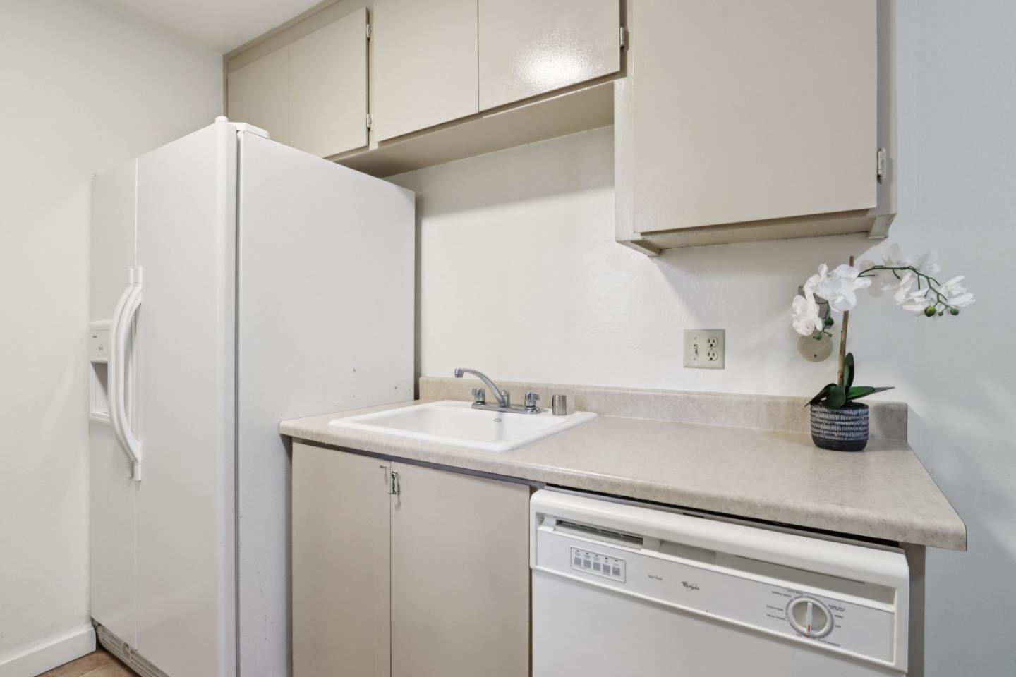 Detail Gallery Image 12 of 58 For 4205 Golden Oaks Ln, Monterey,  CA 93940 - 1 Beds | 1 Baths