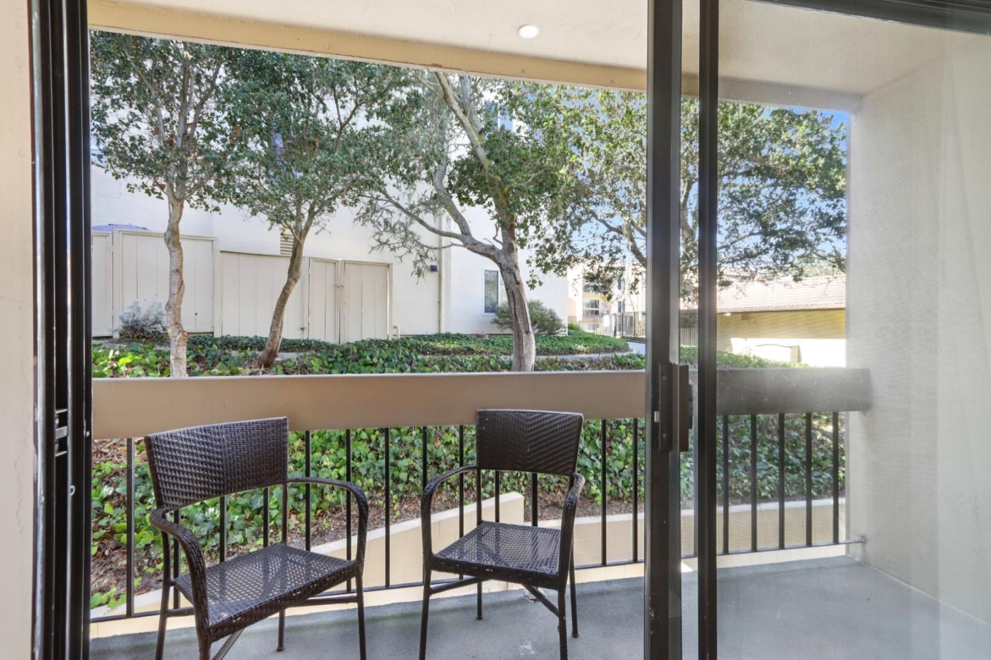 Detail Gallery Image 22 of 58 For 4205 Golden Oaks Ln, Monterey,  CA 93940 - 1 Beds | 1 Baths