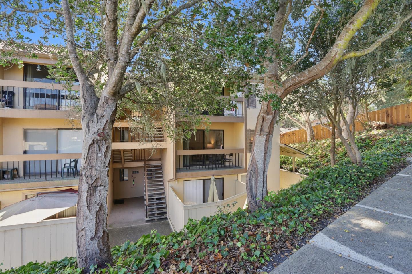 Detail Gallery Image 24 of 58 For 4205 Golden Oaks Ln, Monterey,  CA 93940 - 1 Beds | 1 Baths