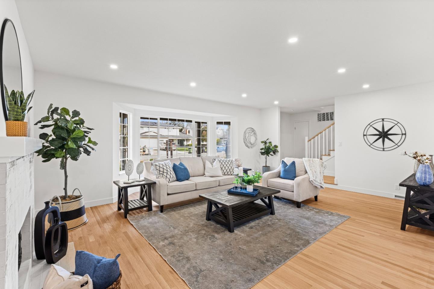 Detail Gallery Image 10 of 84 For 1688 Grizilo Dr, San Jose,  CA 95124 - 5 Beds | 2/1 Baths