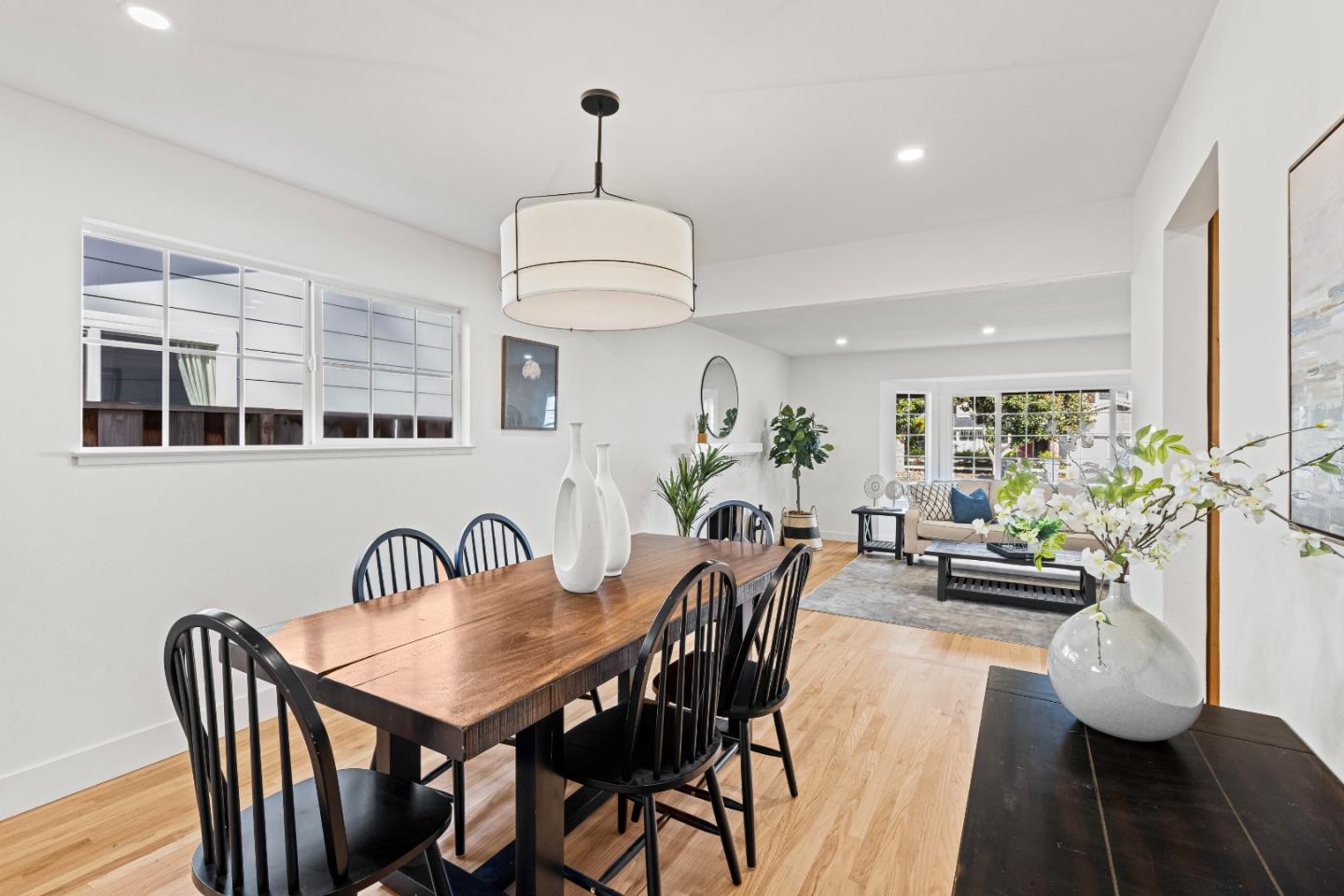 Detail Gallery Image 12 of 84 For 1688 Grizilo Dr, San Jose,  CA 95124 - 5 Beds | 2/1 Baths