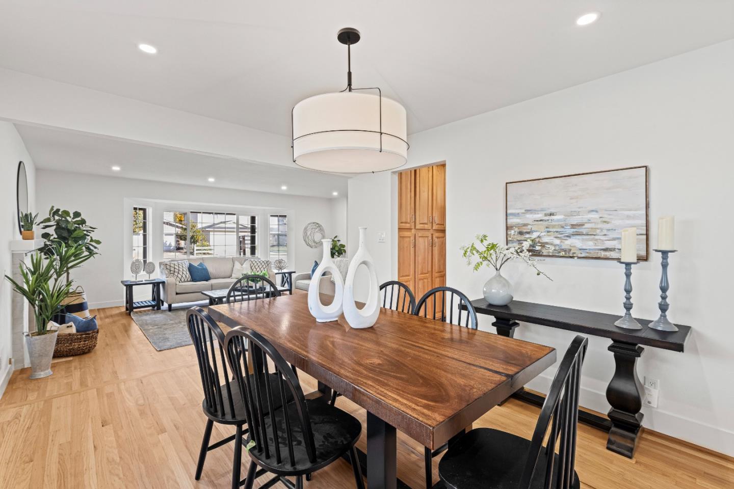 Detail Gallery Image 13 of 84 For 1688 Grizilo Dr, San Jose,  CA 95124 - 5 Beds | 2/1 Baths