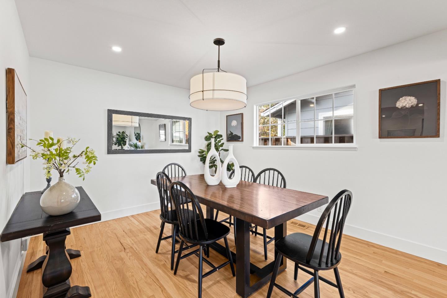 Detail Gallery Image 15 of 84 For 1688 Grizilo Dr, San Jose,  CA 95124 - 5 Beds | 2/1 Baths