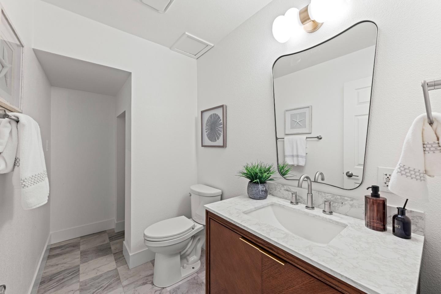 Detail Gallery Image 26 of 84 For 1688 Grizilo Dr, San Jose,  CA 95124 - 5 Beds | 2/1 Baths