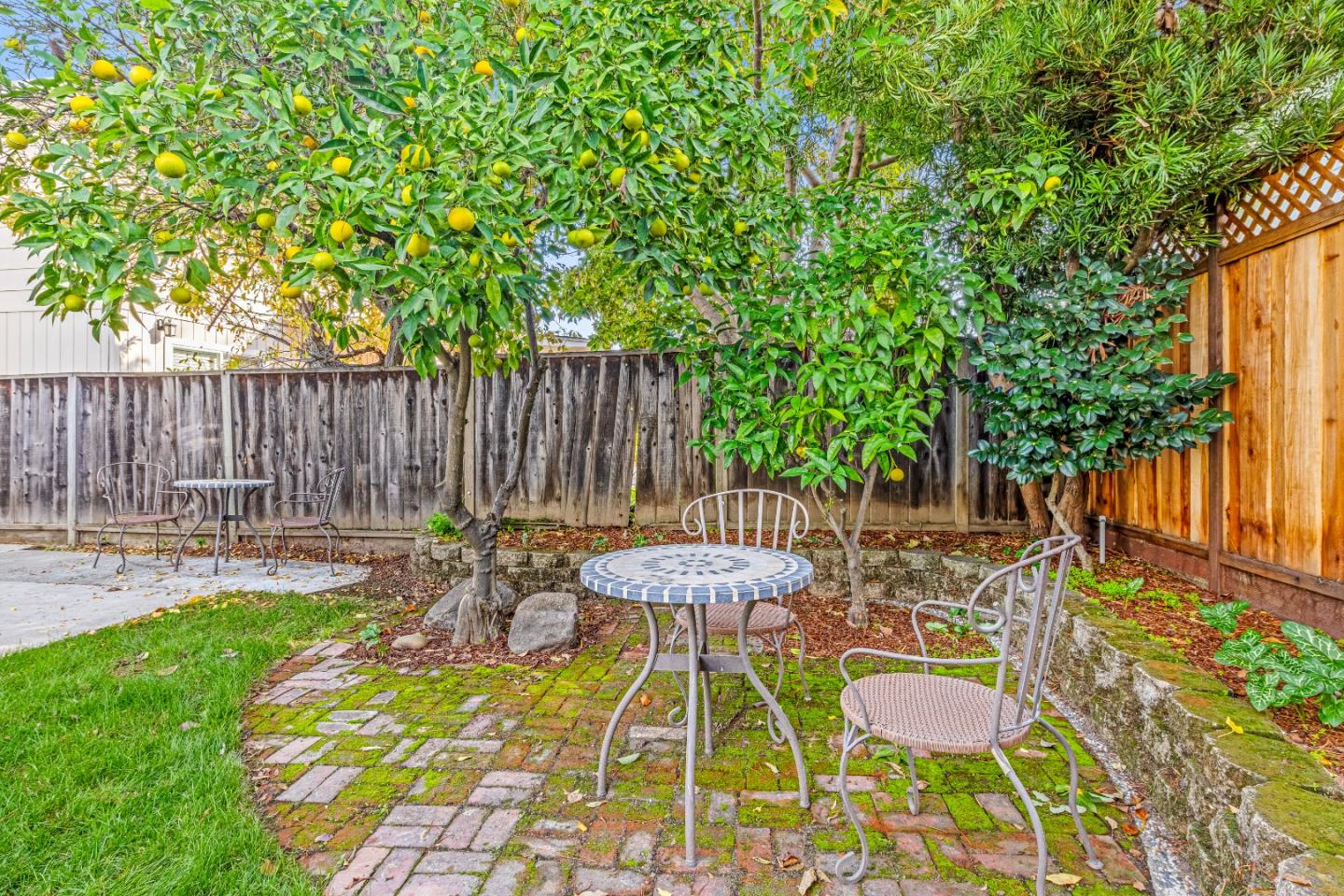 Detail Gallery Image 55 of 84 For 1688 Grizilo Dr, San Jose,  CA 95124 - 5 Beds | 2/1 Baths