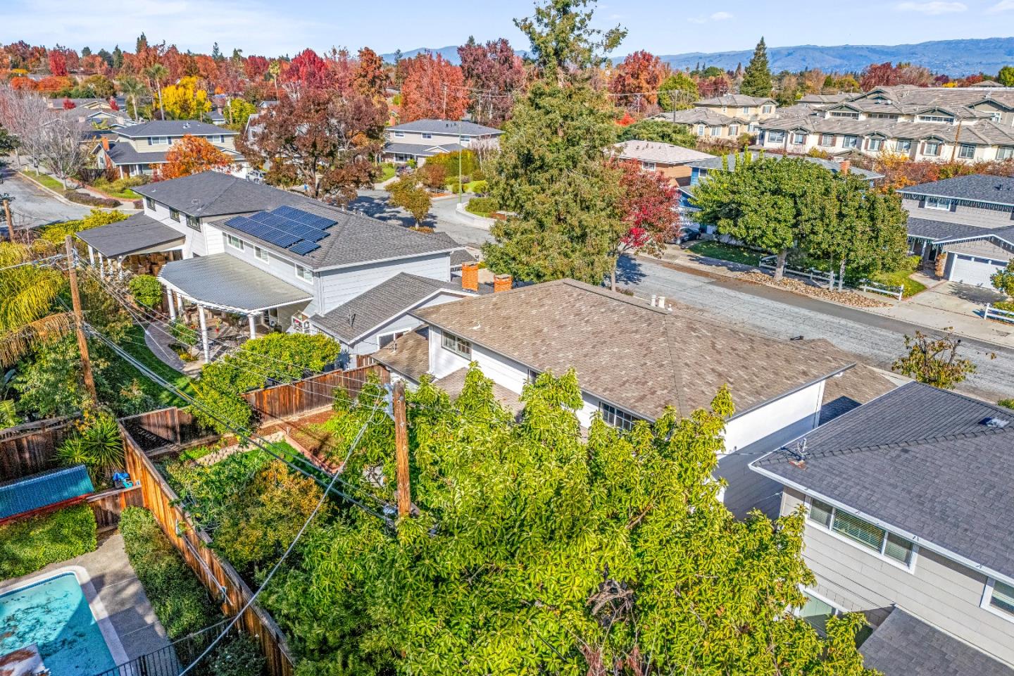 Detail Gallery Image 68 of 84 For 1688 Grizilo Dr, San Jose,  CA 95124 - 5 Beds | 2/1 Baths