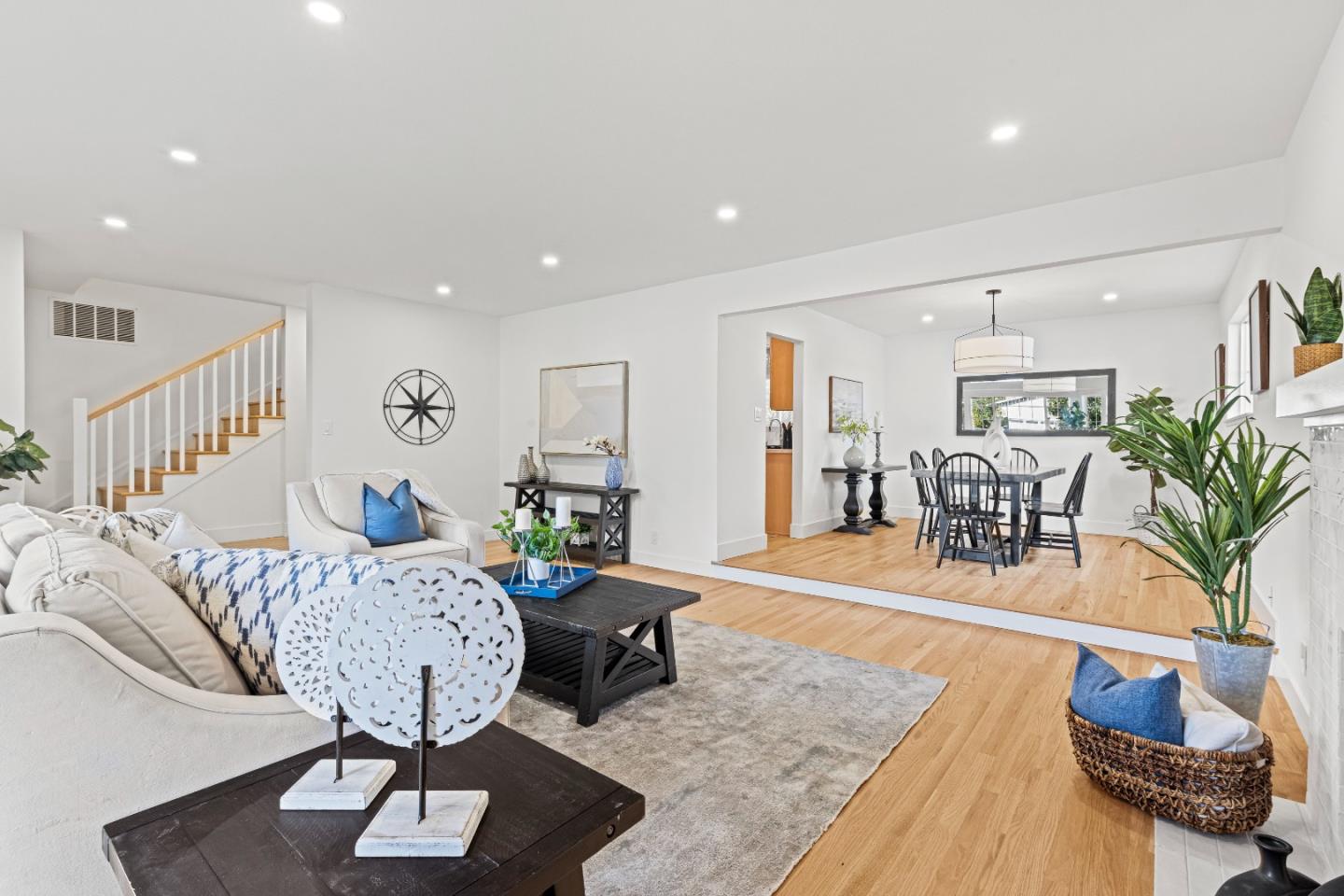 Detail Gallery Image 9 of 84 For 1688 Grizilo Dr, San Jose,  CA 95124 - 5 Beds | 2/1 Baths