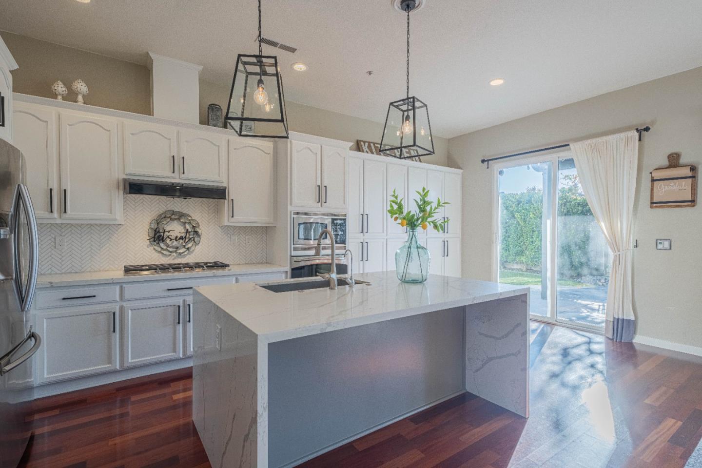 Detail Gallery Image 15 of 54 For 1119 First St, San Juan Bautista,  CA 95045 - 4 Beds | 3 Baths