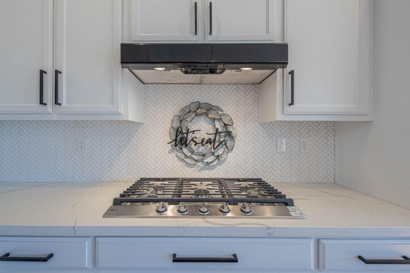 Detail Gallery Image 17 of 54 For 1119 First St, San Juan Bautista,  CA 95045 - 4 Beds | 3 Baths