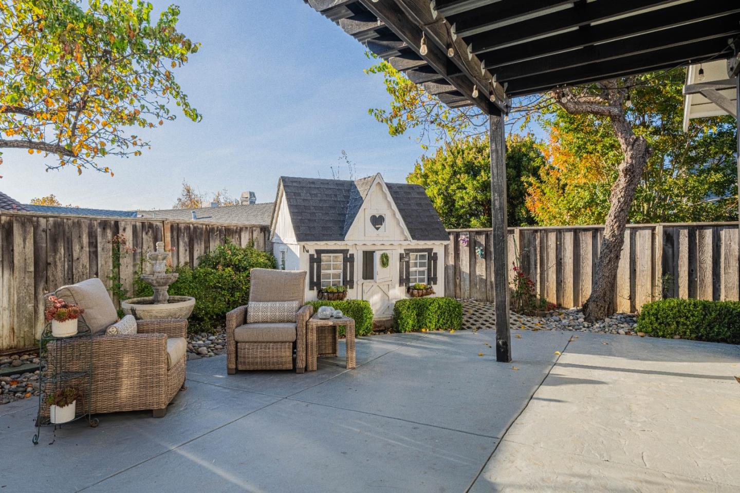 Detail Gallery Image 21 of 54 For 1119 First St, San Juan Bautista,  CA 95045 - 4 Beds | 3 Baths