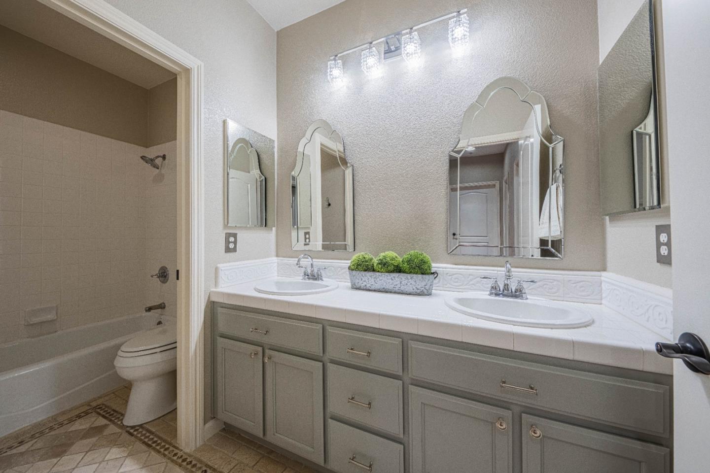 Detail Gallery Image 36 of 54 For 1119 First St, San Juan Bautista,  CA 95045 - 4 Beds | 3 Baths