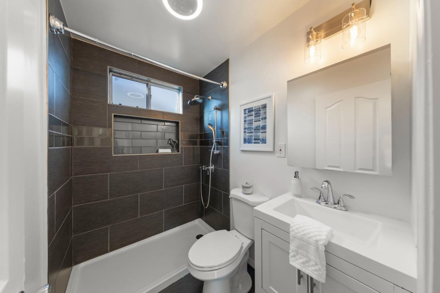 Detail Gallery Image 12 of 40 For 754 Topaz St, Redwood City,  CA 94061 - 3 Beds | 2 Baths