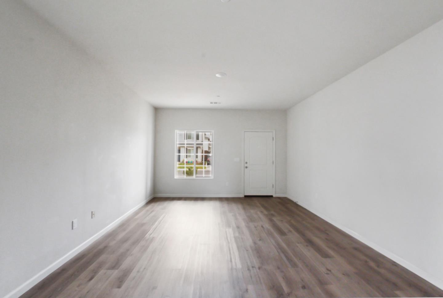 Detail Gallery Image 5 of 9 For 683 Granada Ct, Merced,  CA 95341 - 3 Beds | 2 Baths