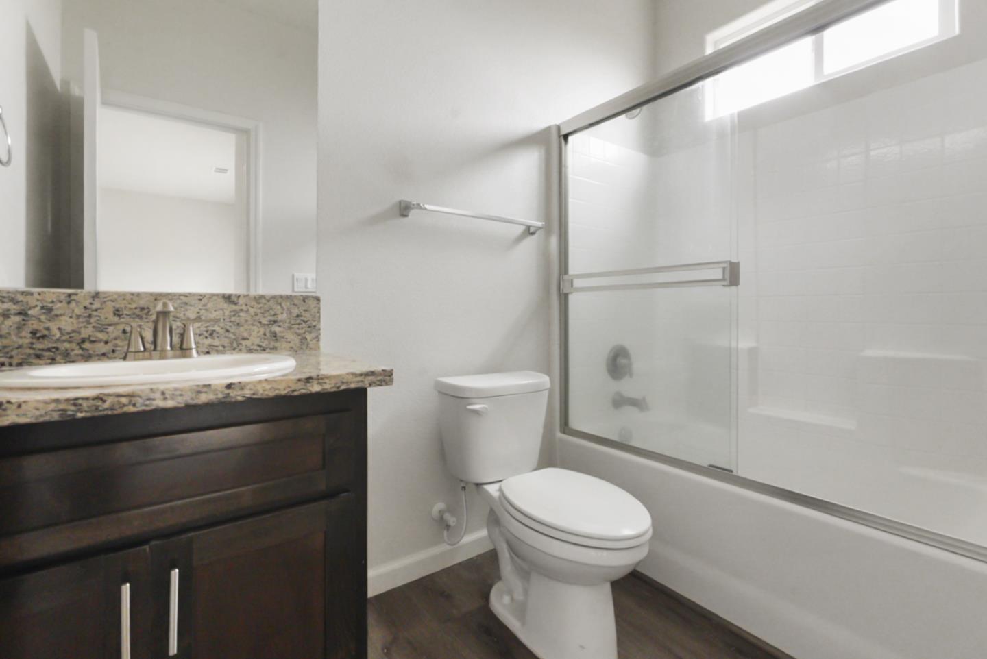 Detail Gallery Image 6 of 9 For 683 Granada Ct, Merced,  CA 95341 - 3 Beds | 2 Baths