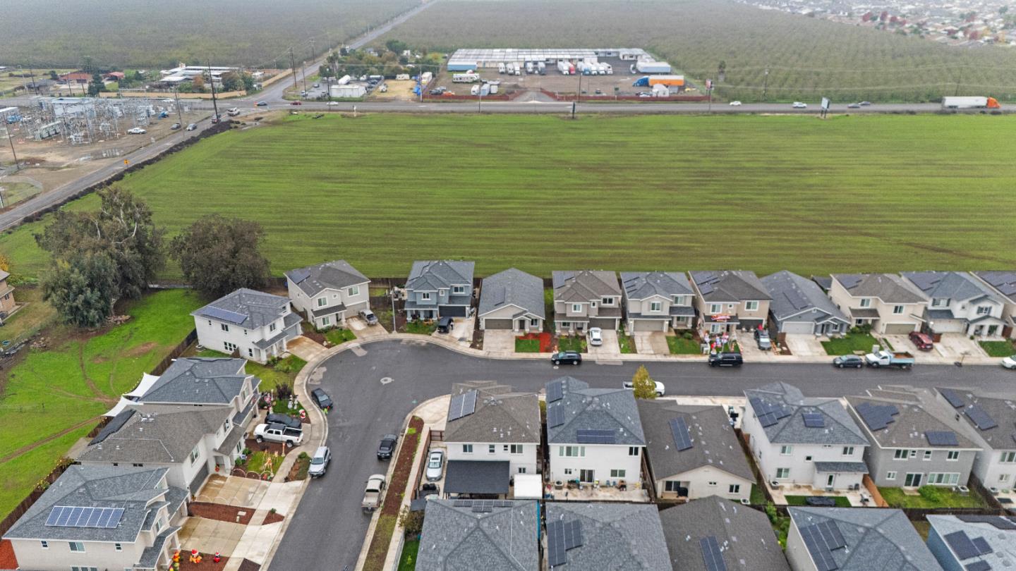 Detail Gallery Image 9 of 9 For 683 Granada Ct, Merced,  CA 95341 - 3 Beds | 2 Baths